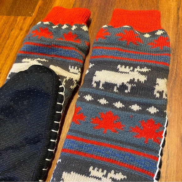 Knit Cabin Moose Slipper Socks with Maple Leaf motif, about a S-M or 4-8 - Picture 2 of 6